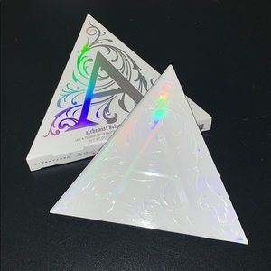 NEW✨ Kat Von D Alchemist Holographic Palette